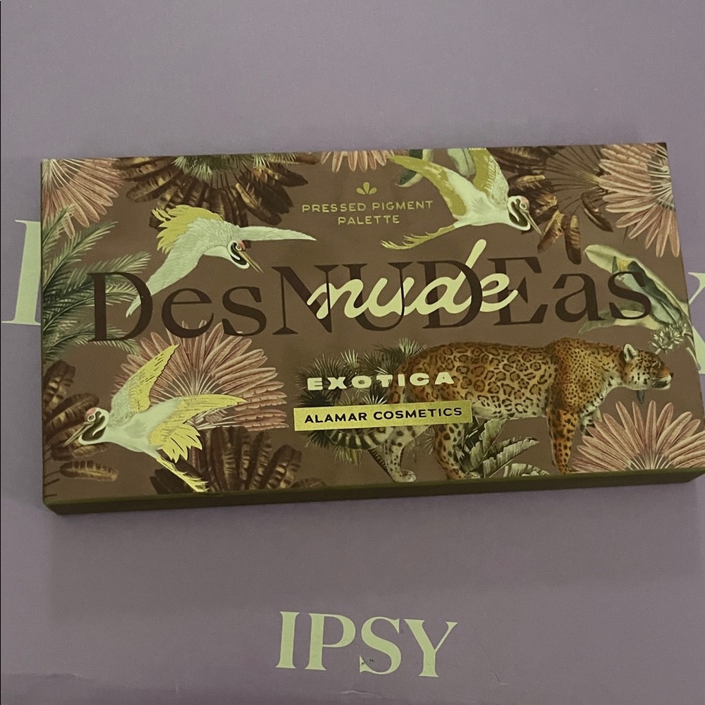 Alamar Cosmetics DesNUDEAs Eyeshadow Palette